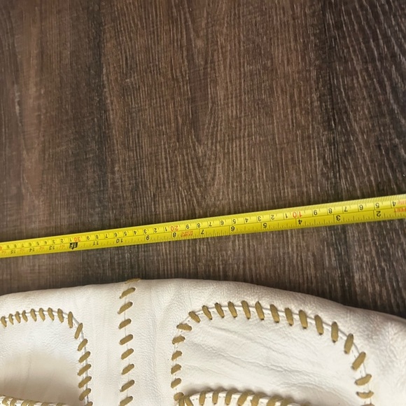 Via Repubblica NWOT large white bag! Larger stitch made in Italy and a nice bag - Picture 13 of 16